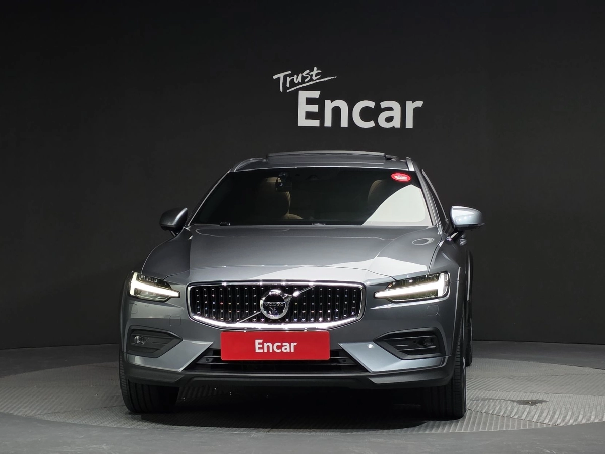 VOLVO V60 CROSS COUNTRY