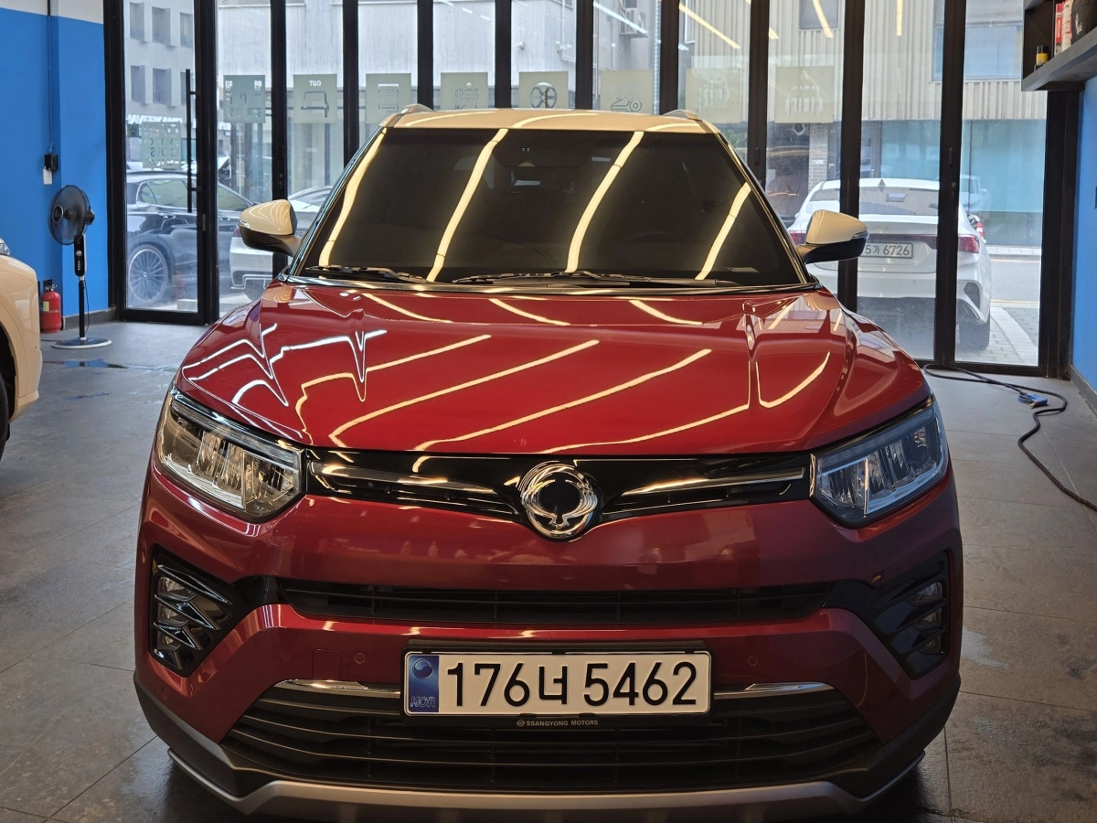 SSANGYONG TIVOLI VERY NEW