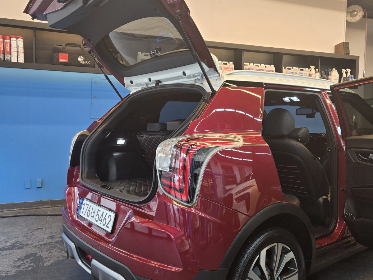 SSANGYONG TIVOLI VERY NEW