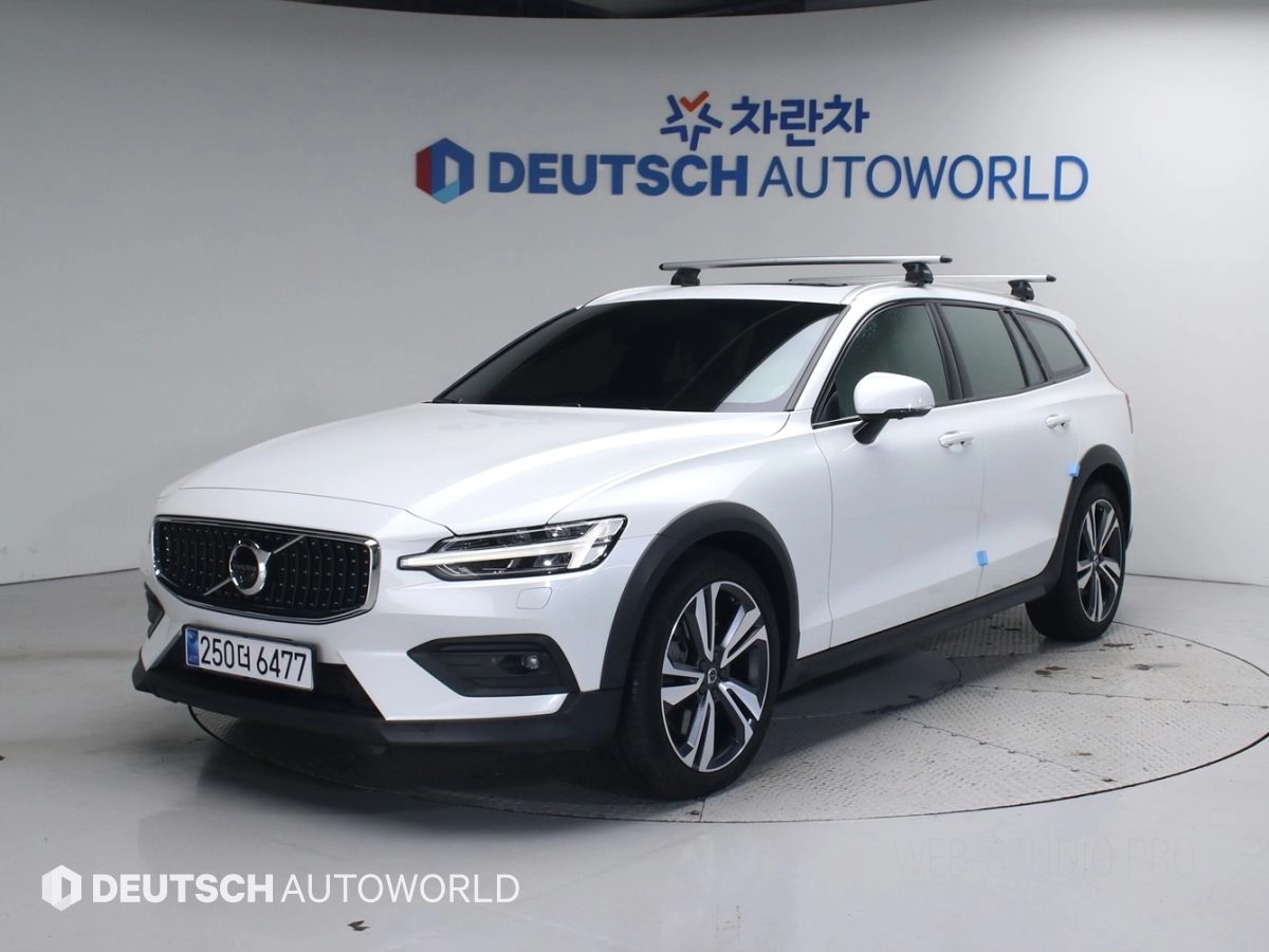 VOLVO V60 CROSS COUNTRY