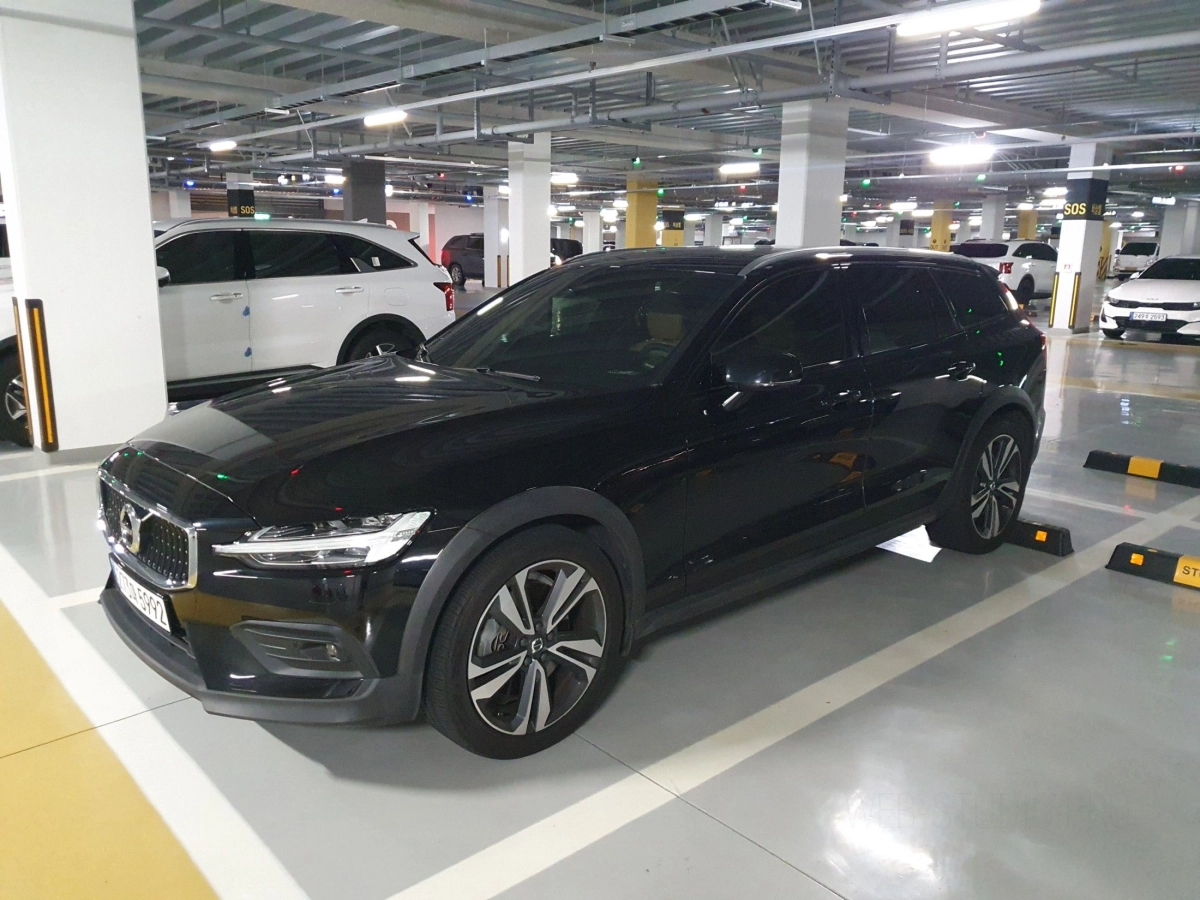 VOLVO V60 CROSS COUNTRY 2020