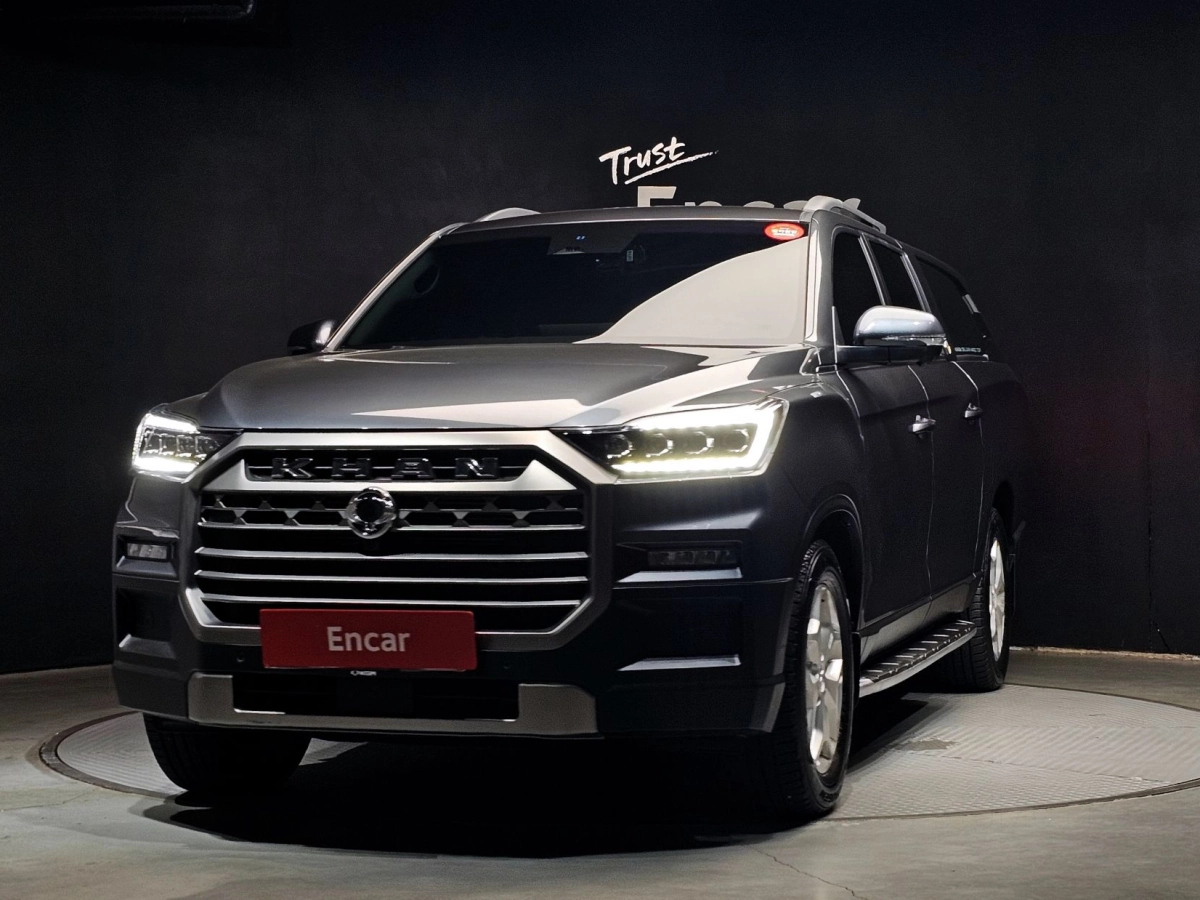 SSANGYONG REXTON SPORTS CAR