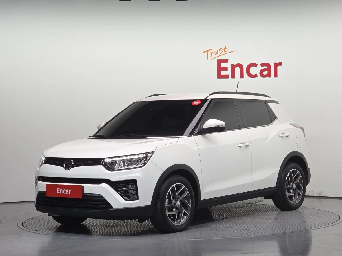 SSANGYONG TIVOLI VERY NEW