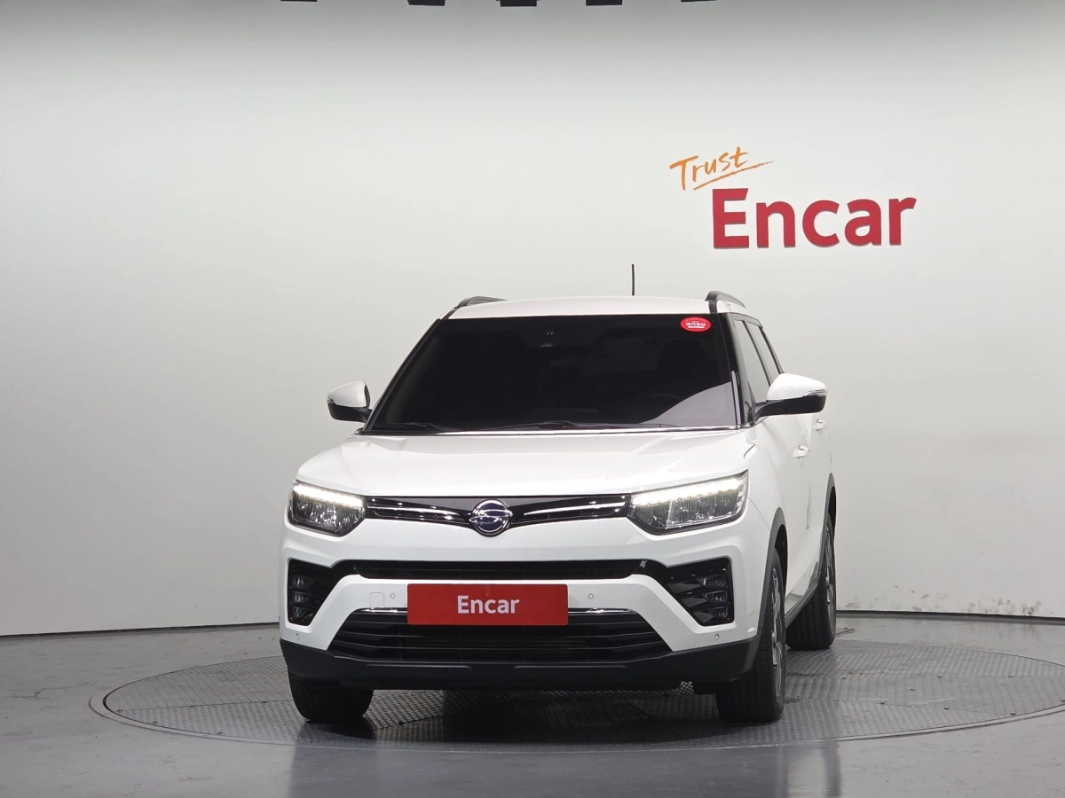 SSANGYONG TIVOLI VERY NEW