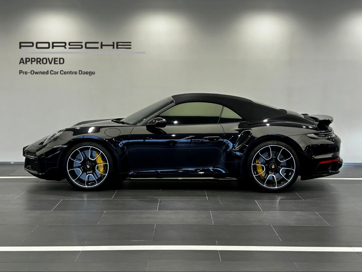 PORSCHE 911 992