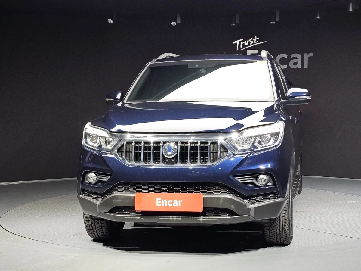 SSANGYONG REXTON SPORTS CAR