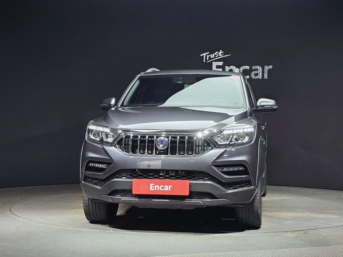 SSANGYONG REXTON SPORTS CAR