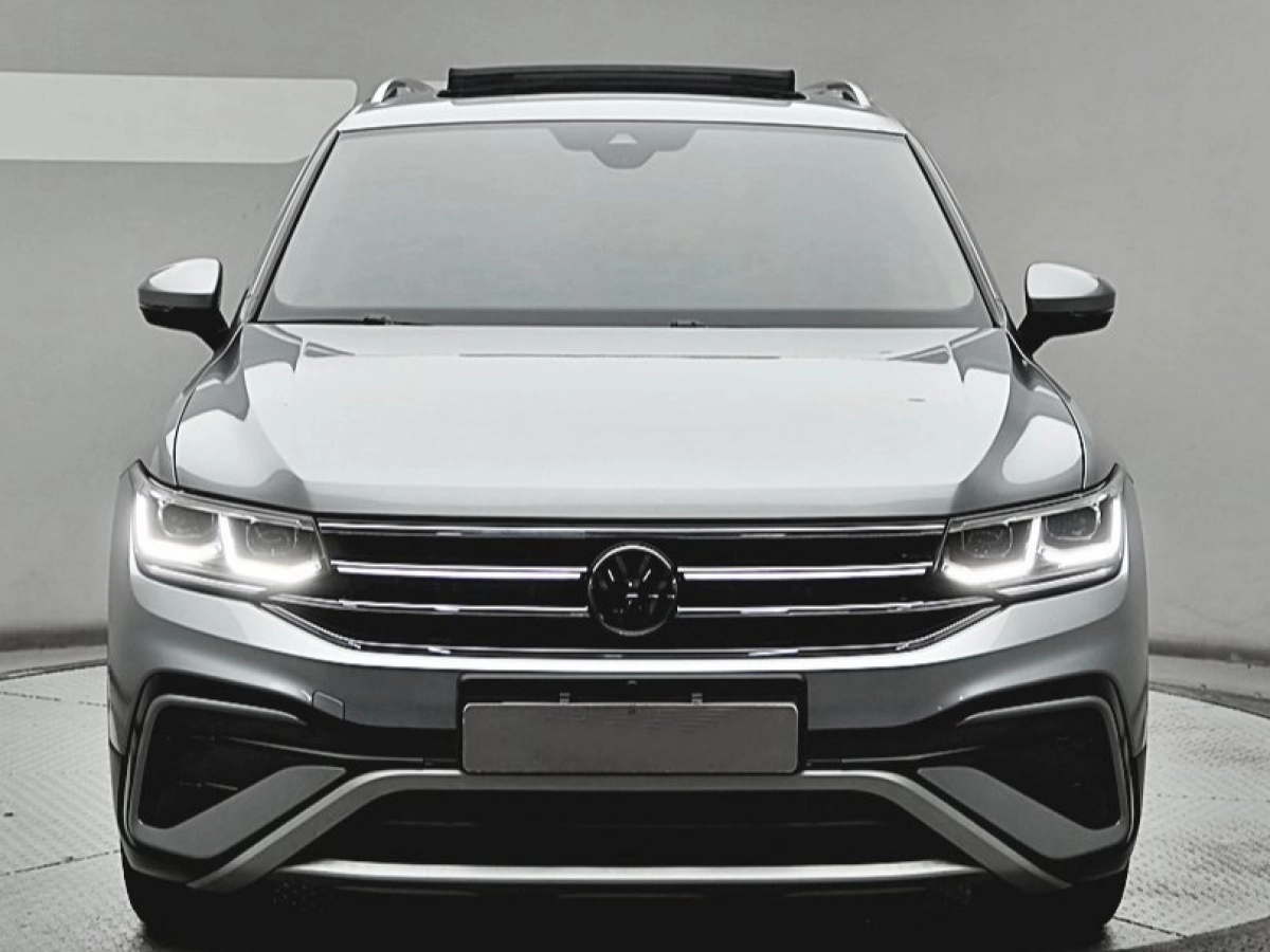 VOLKSWAGEN TIGUAN ALLSPACE