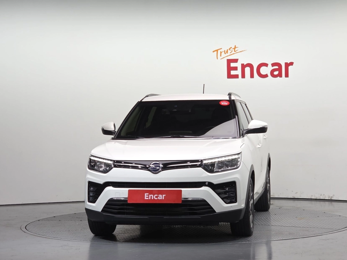 SSANGYONG TIVOLI VERY NEW