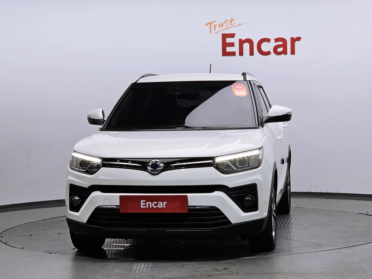 SSANGYONG TIVOLI VERY NEW