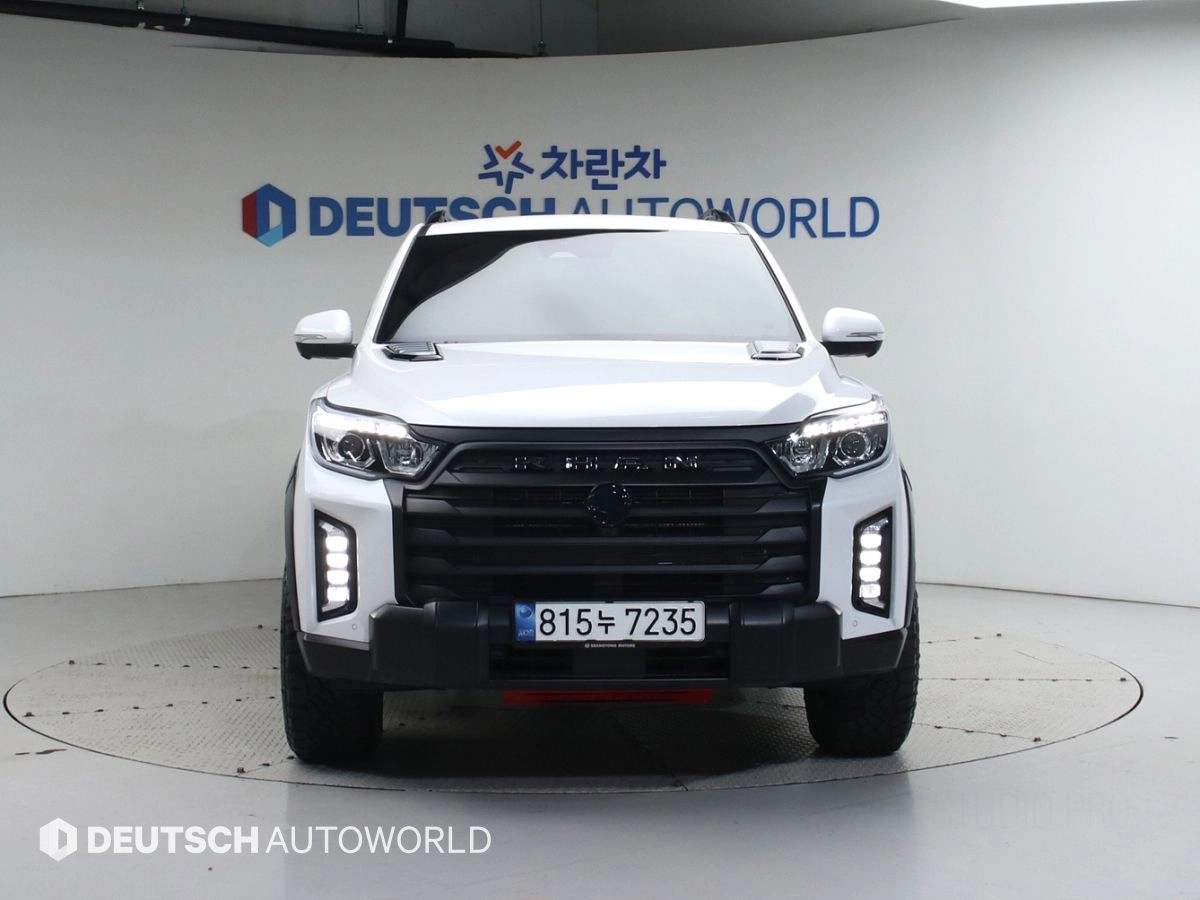 SSANGYONG REXTON SPORTS CAR