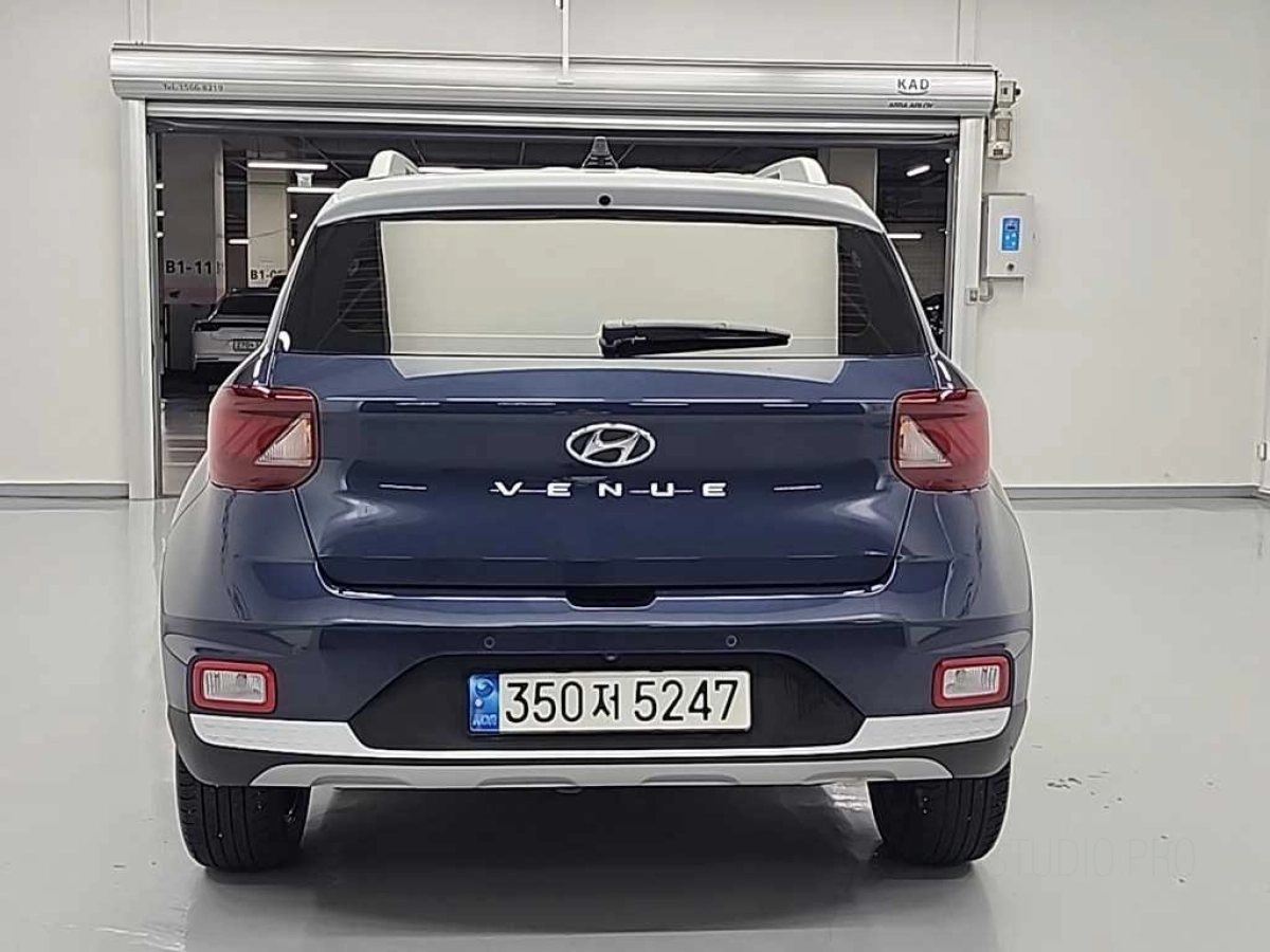 HYUNDAI VENUE
