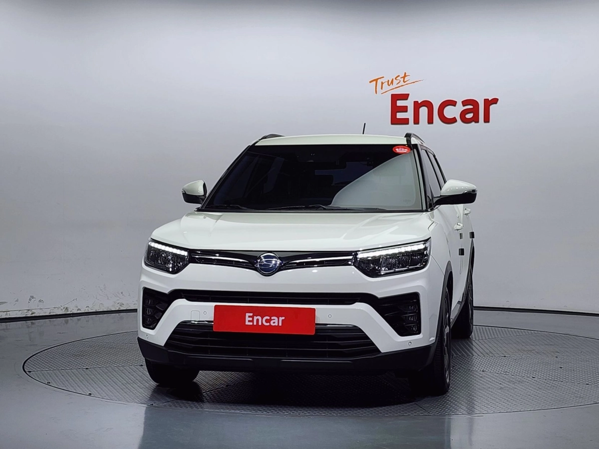 SSANGYONG TIVOLI VERY NEW