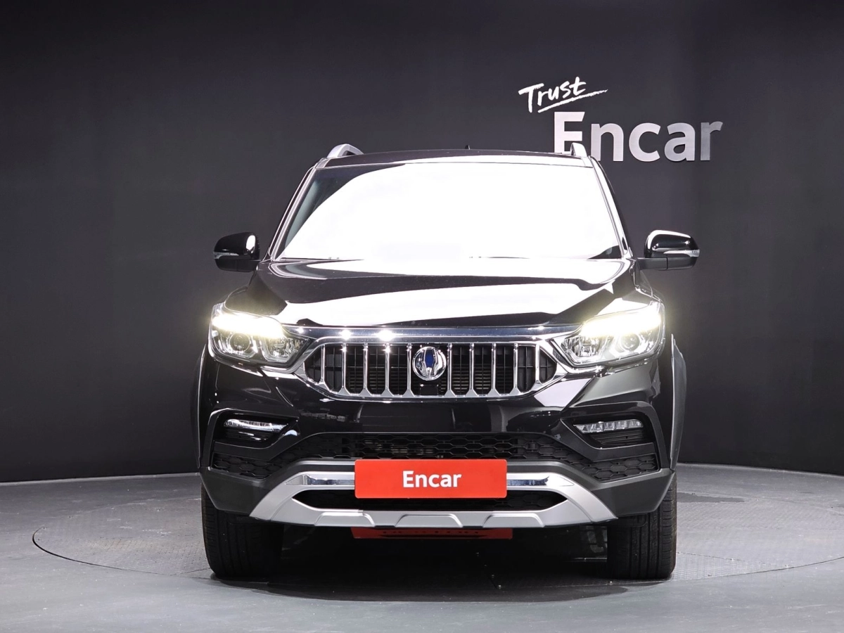 SSANGYONG REXTON SPORTS CAR