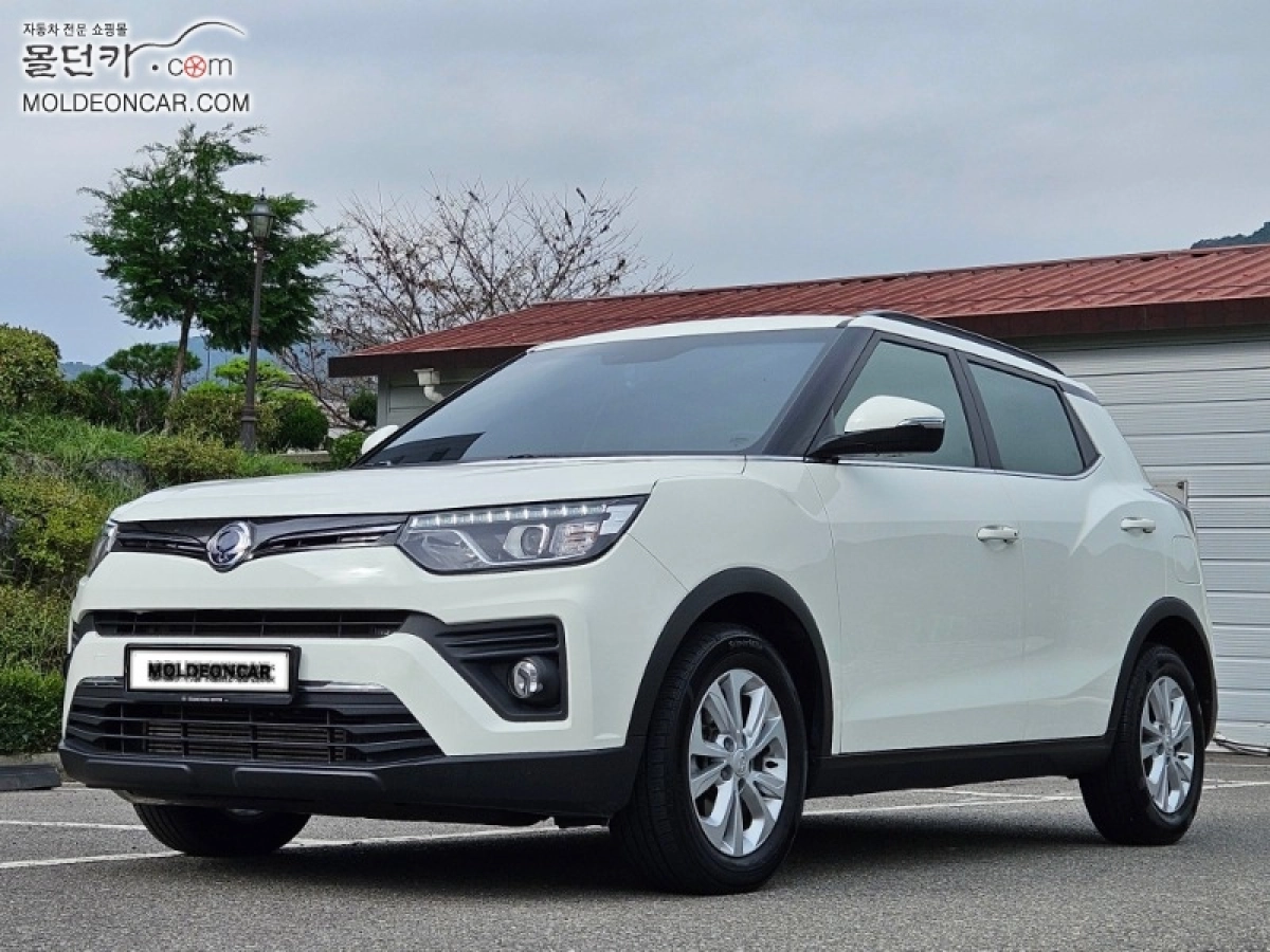 SSANGYONG TIVOLI VERY NEW