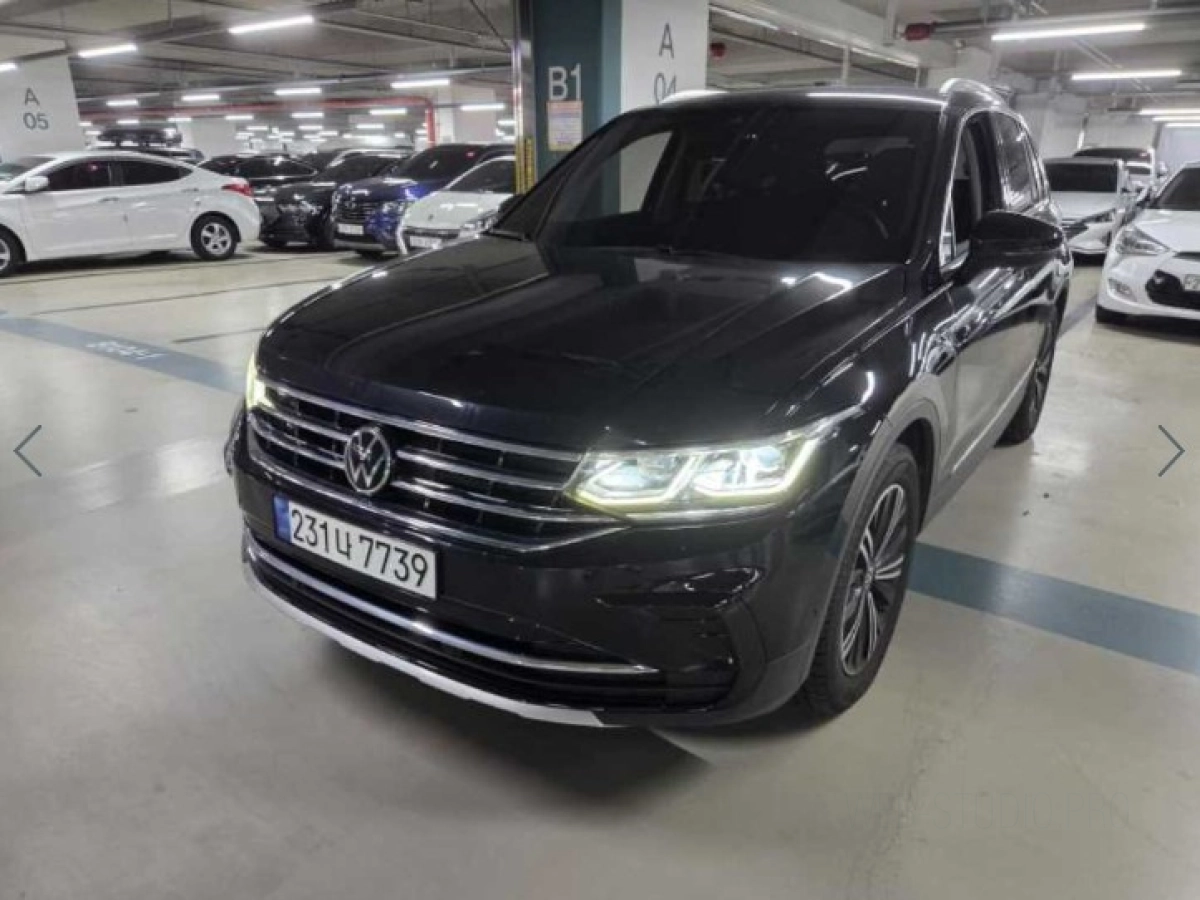 VOLKSWAGEN TIGUAN