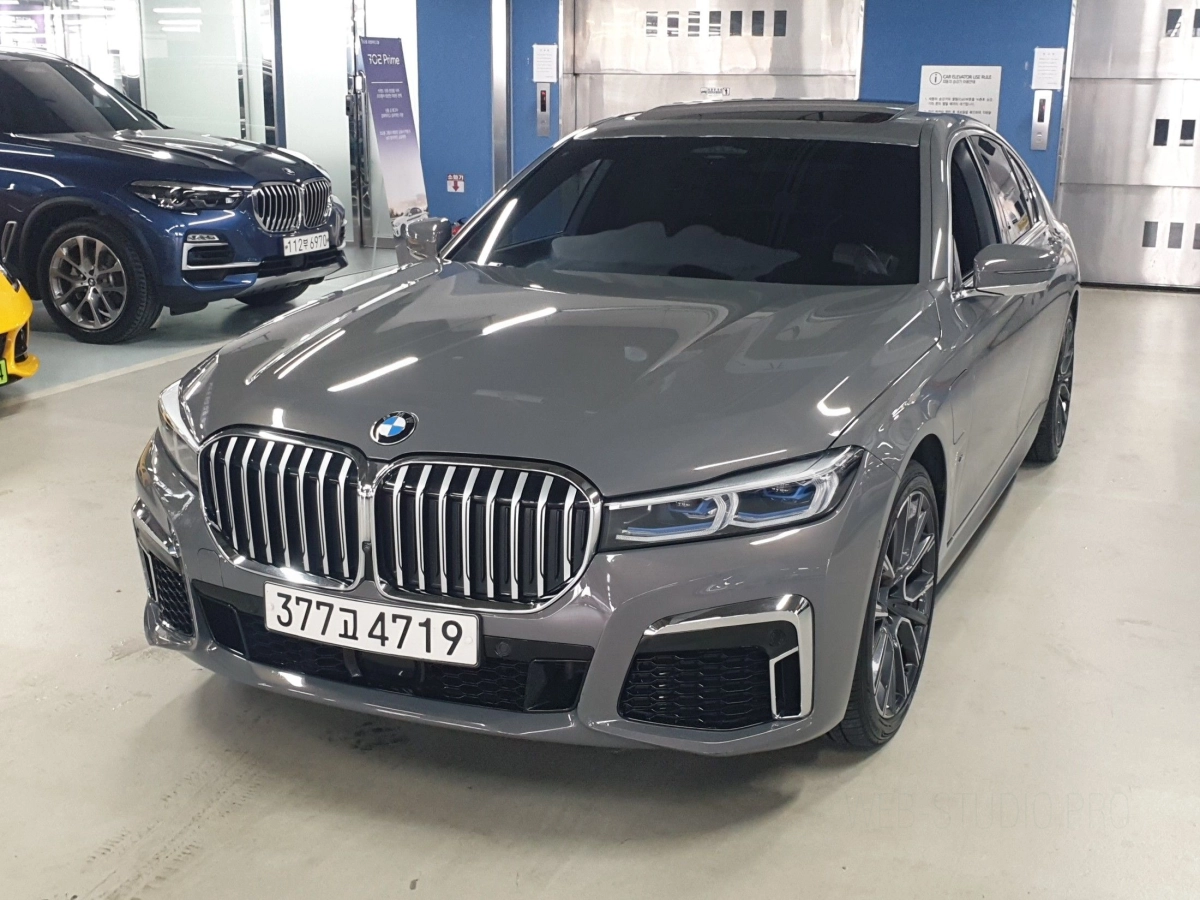 BMW 7-SERIES G11