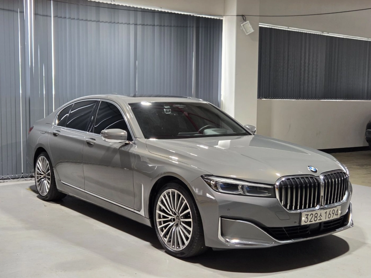 BMW 7-SERIES G11
