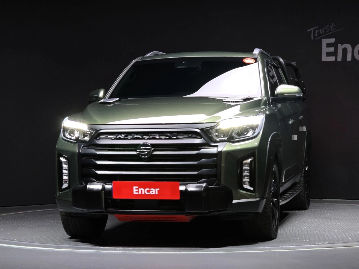 SSANGYONG REXTON SPORTS CAR