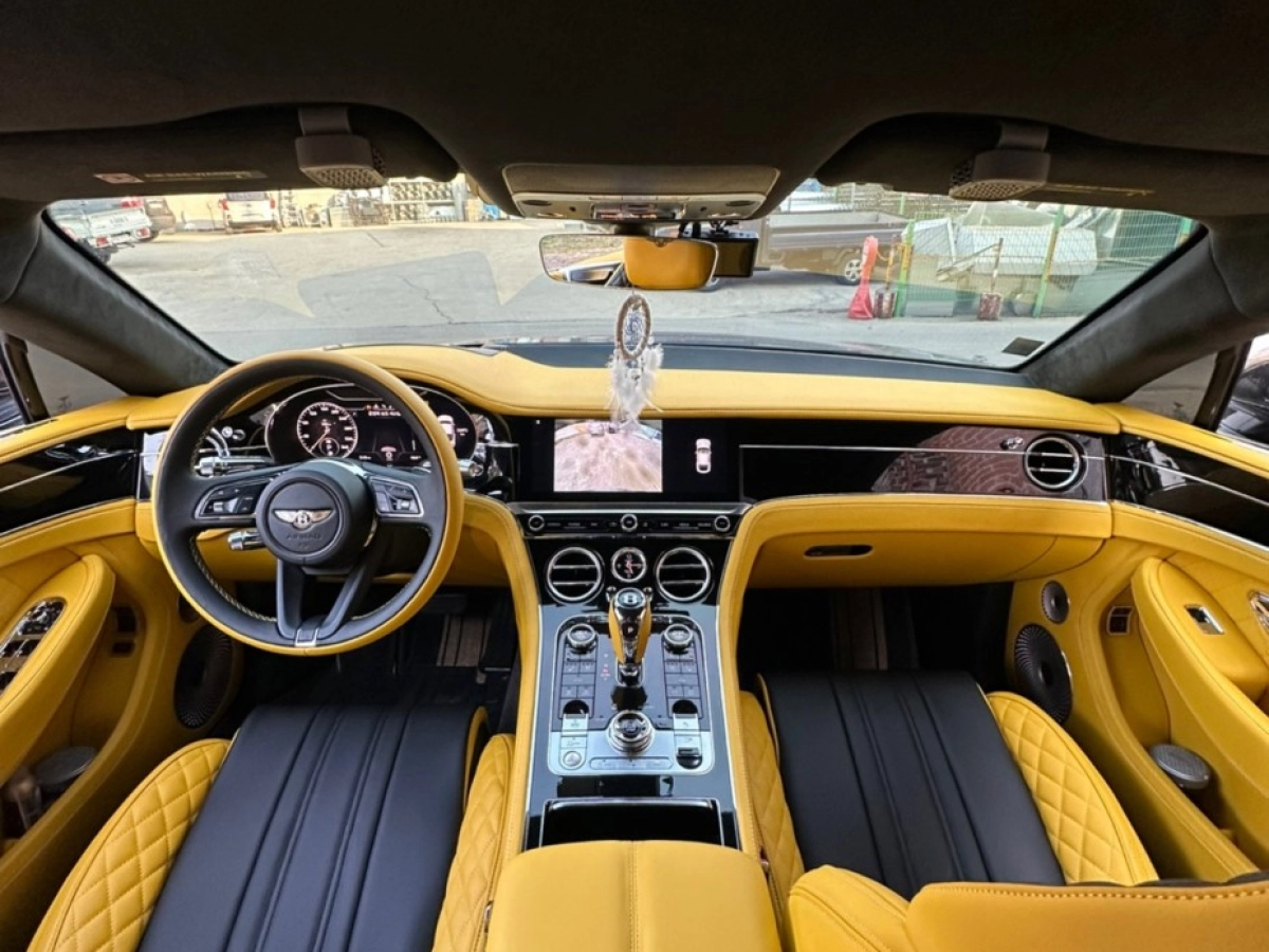 BENTLEY CONTINENTAL GT  2021