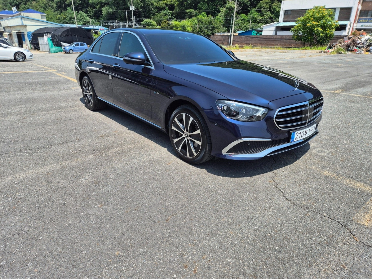 MERCEDES BENZ E-CLASS W213 2021
