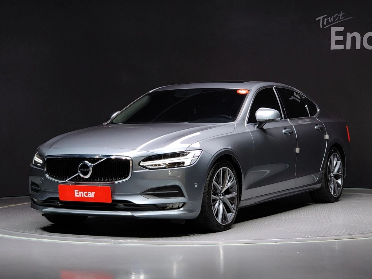 VOLVO S90 2019
