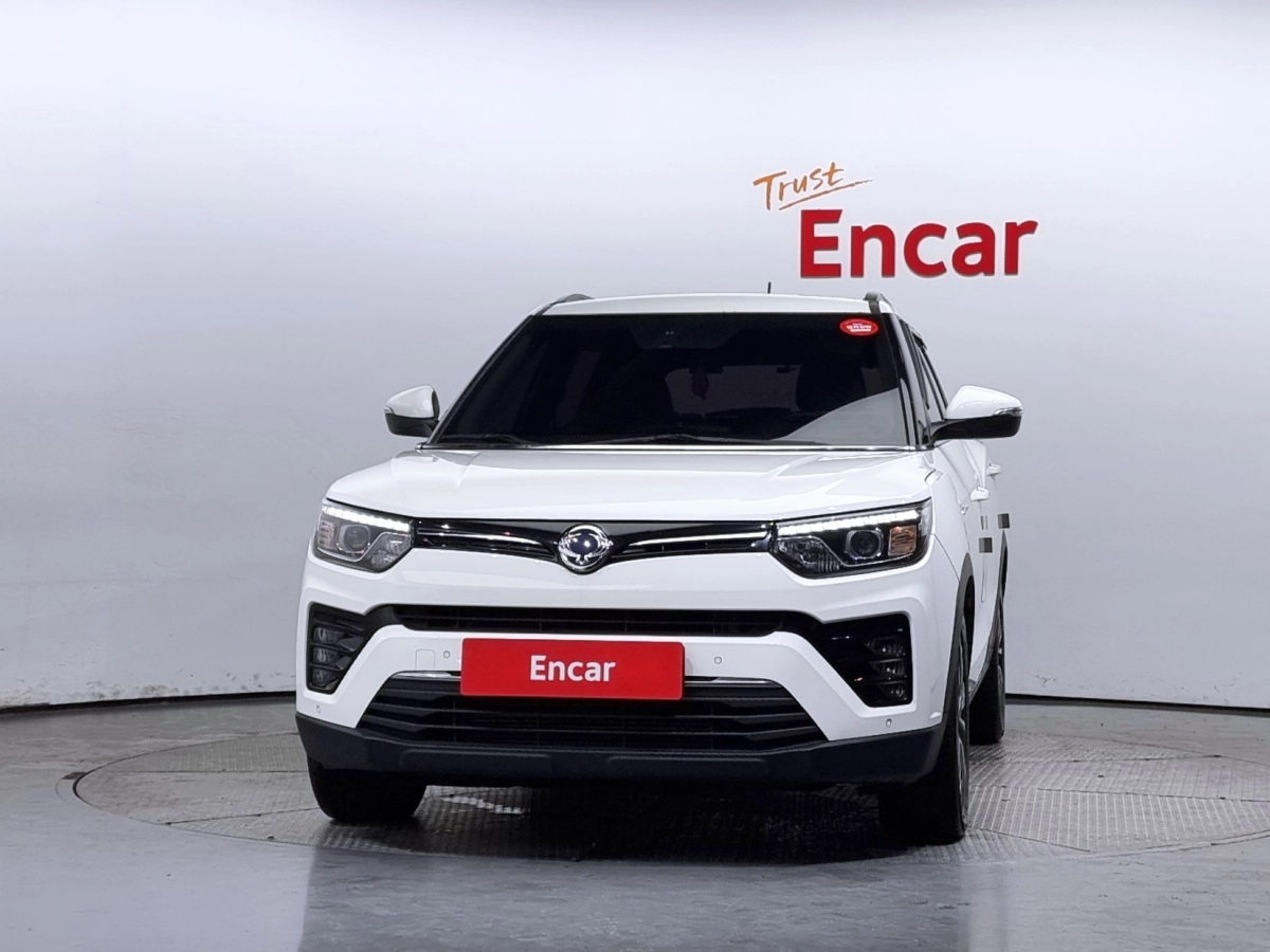 SSANGYONG TIVOLI VERY NEW