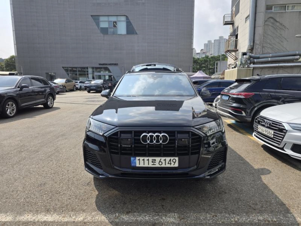 AUDI Q7 4M