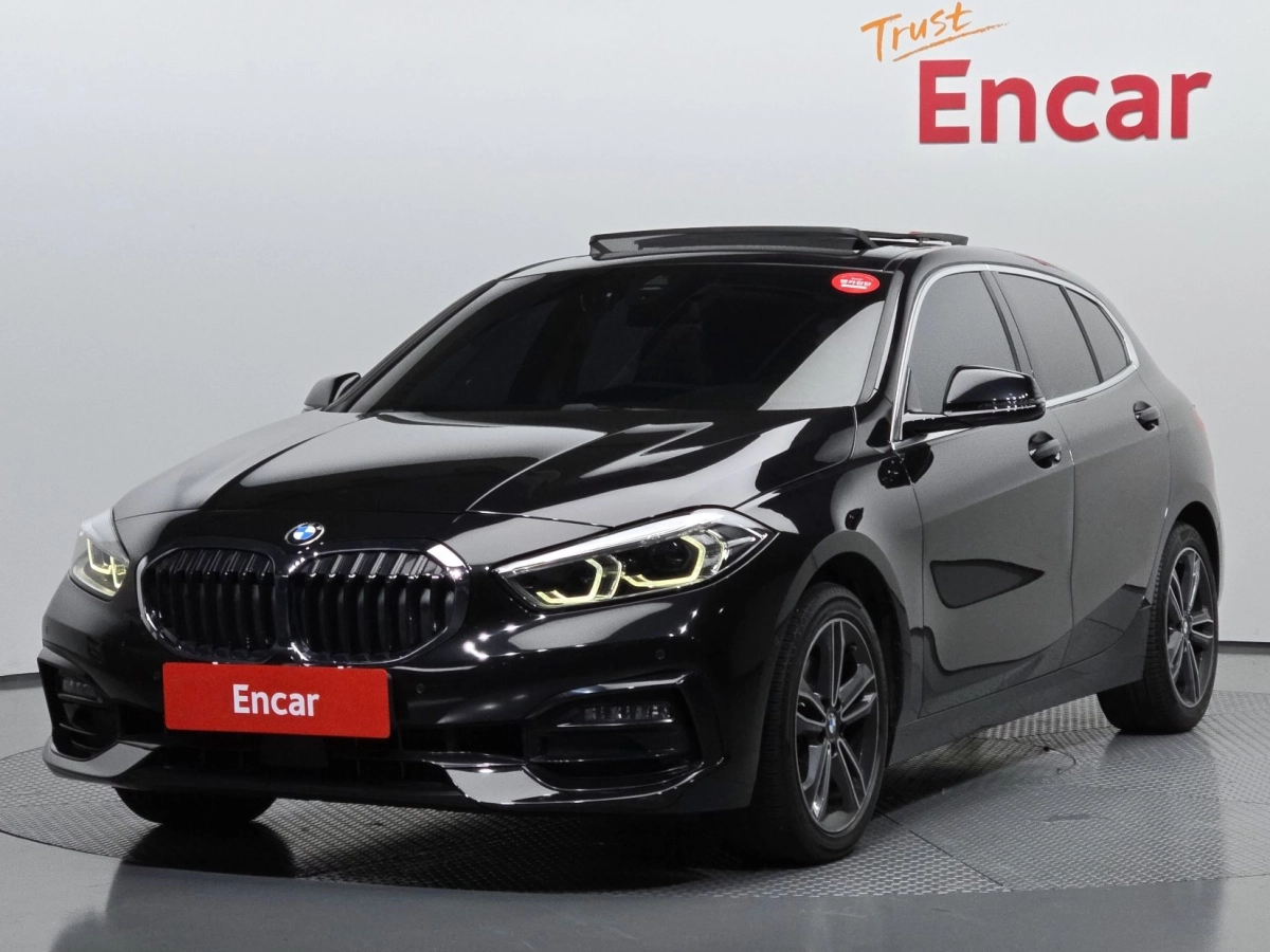 BMW 1-SERIES F40  2021