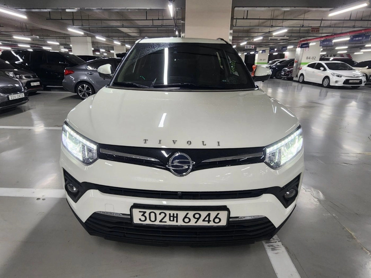 SSANGYONG TIVOLI VERY NEW