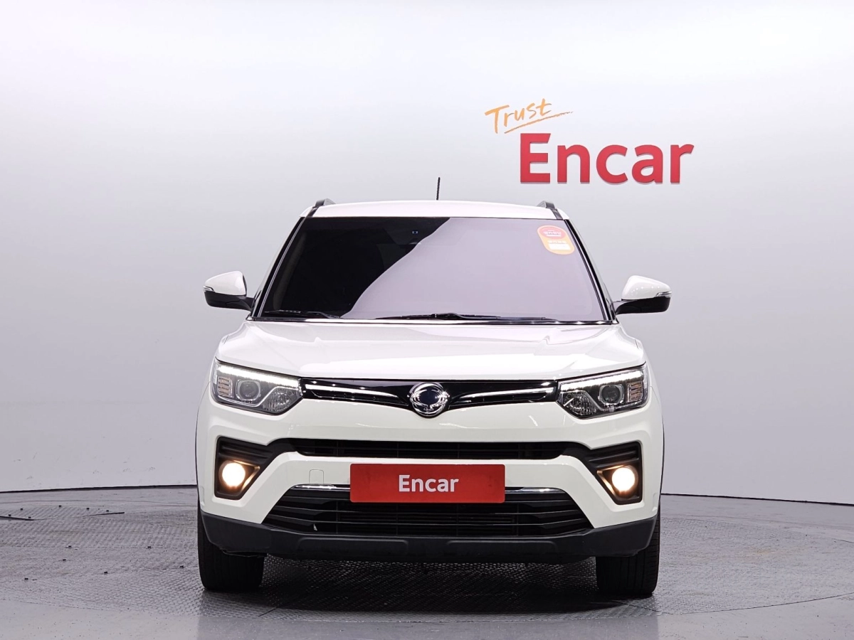 SSANGYONG TIVOLI VERY NEW