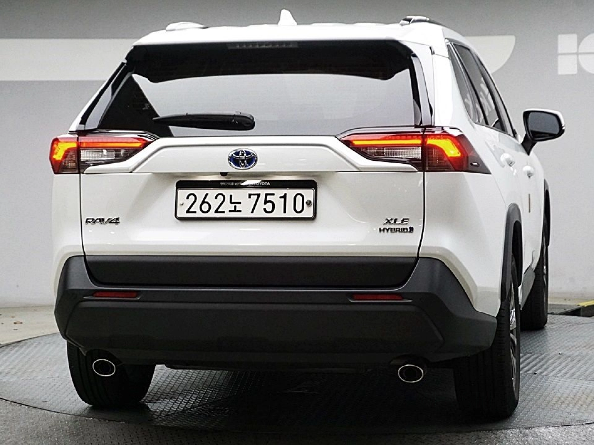 TOYOTA RAV4