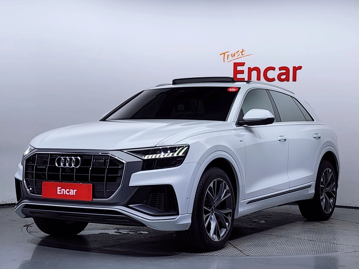 AUDI Q8 4M