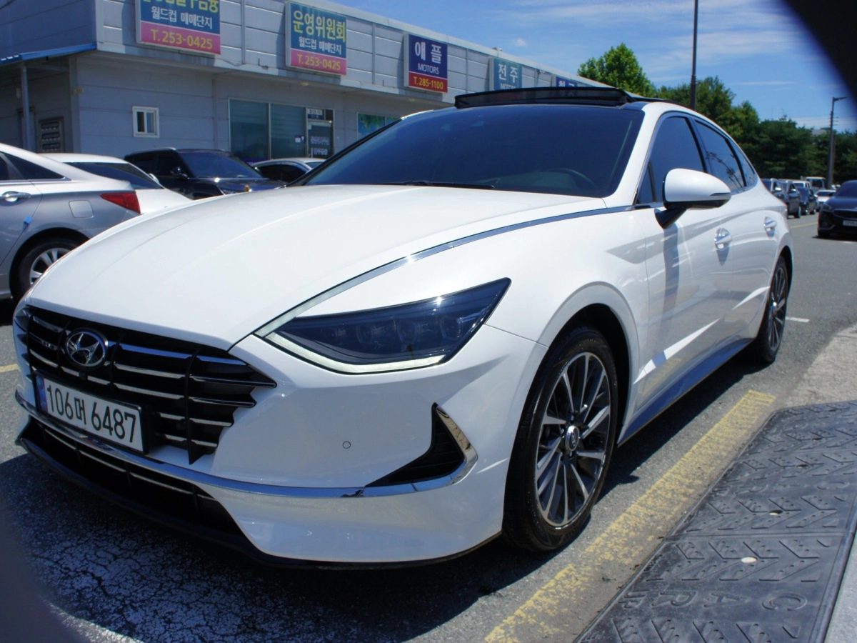 HYUNDAI SONATA DN8