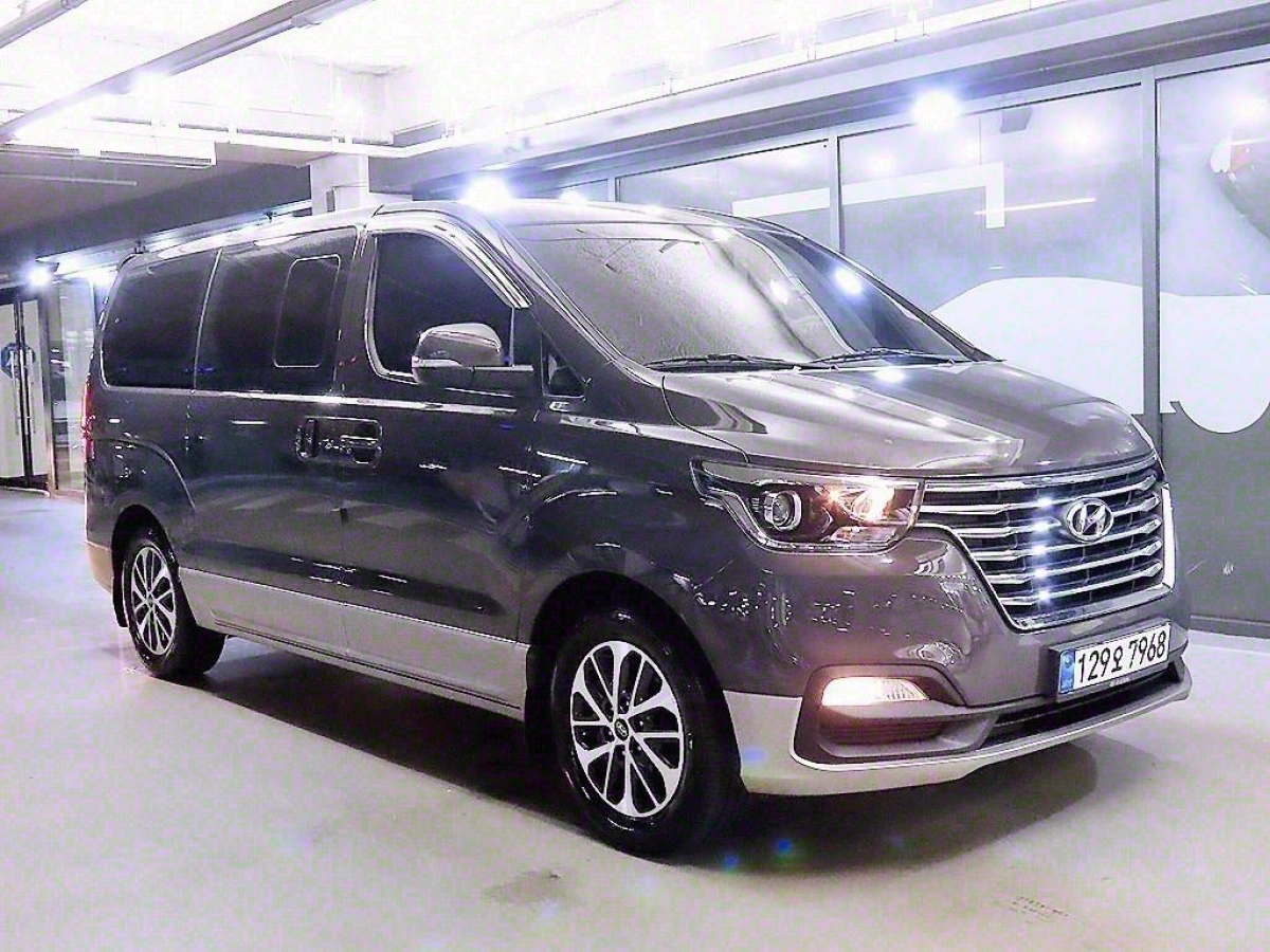 HYUNDAI STAREX GRAND