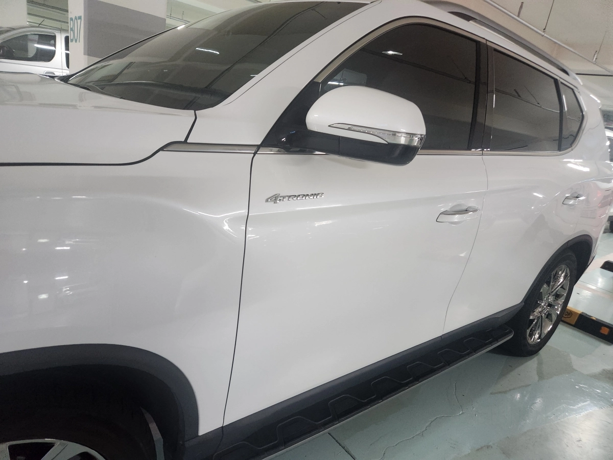SSANGYONG REXTON G4