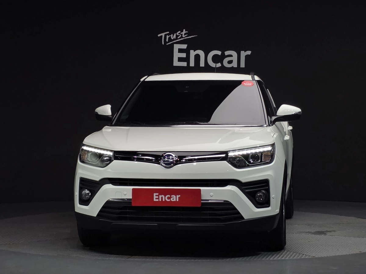 SSANGYONG TIVOLI VERY NEW