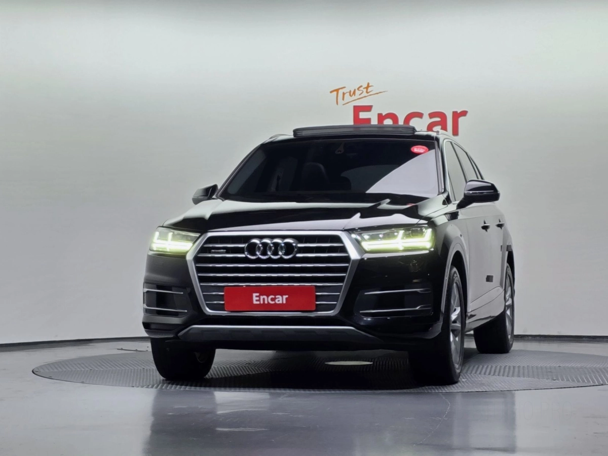AUDI Q7 4M