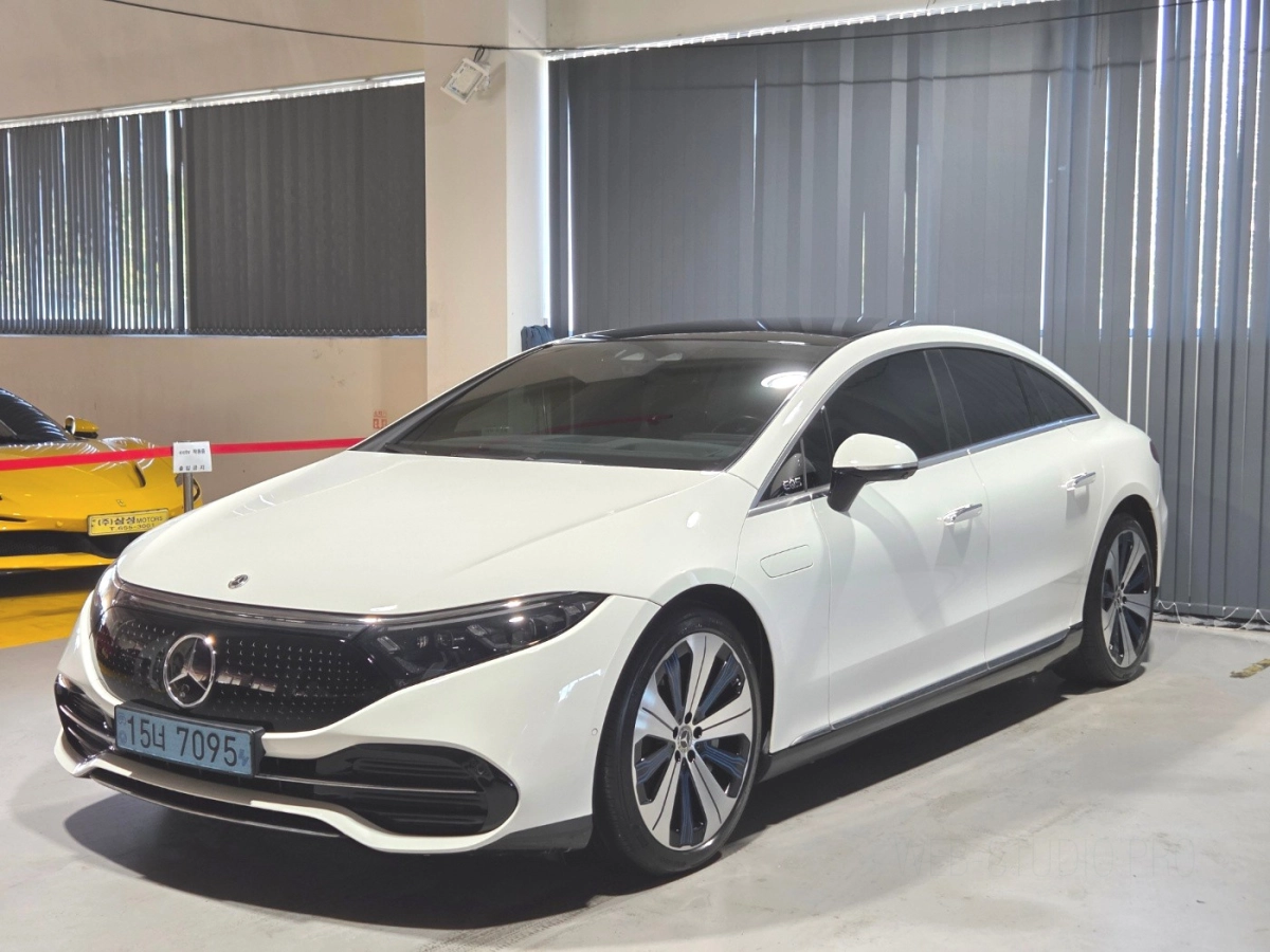 MERCEDES BENZ EQS V297  2022