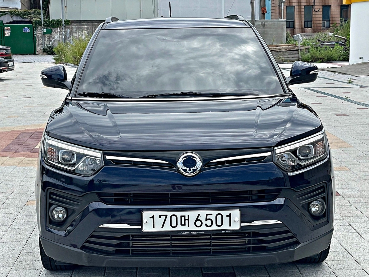 SSANGYONG TIVOLI VERY NEW