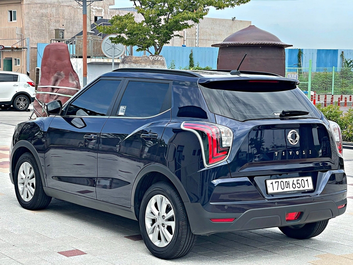 SSANGYONG TIVOLI VERY NEW
