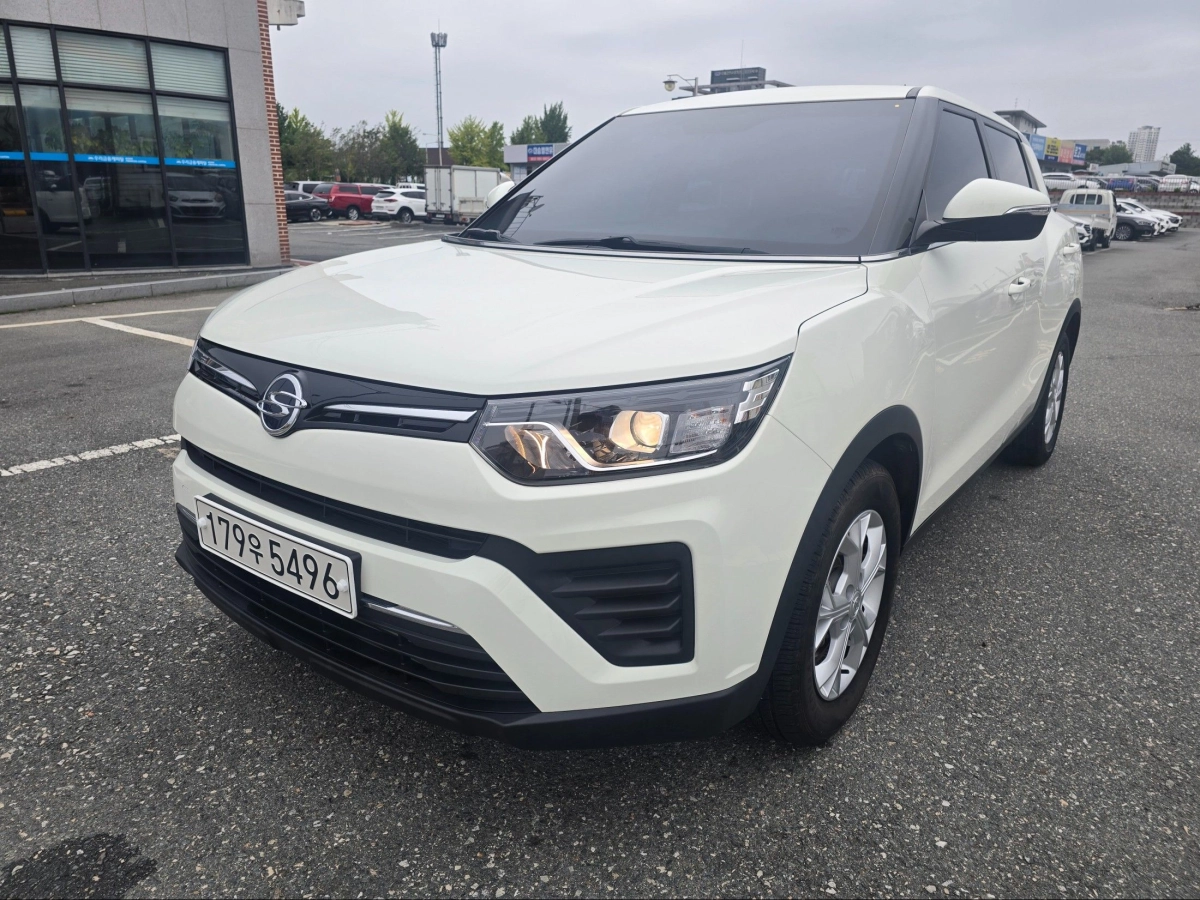 SSANGYONG TIVOLI VERY NEW