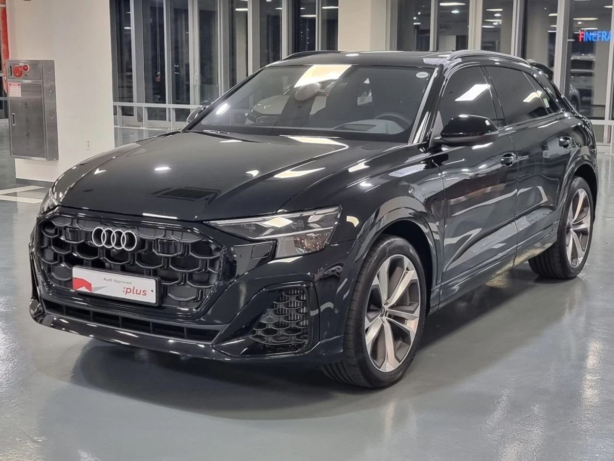 AUDI Q8 4M  2025