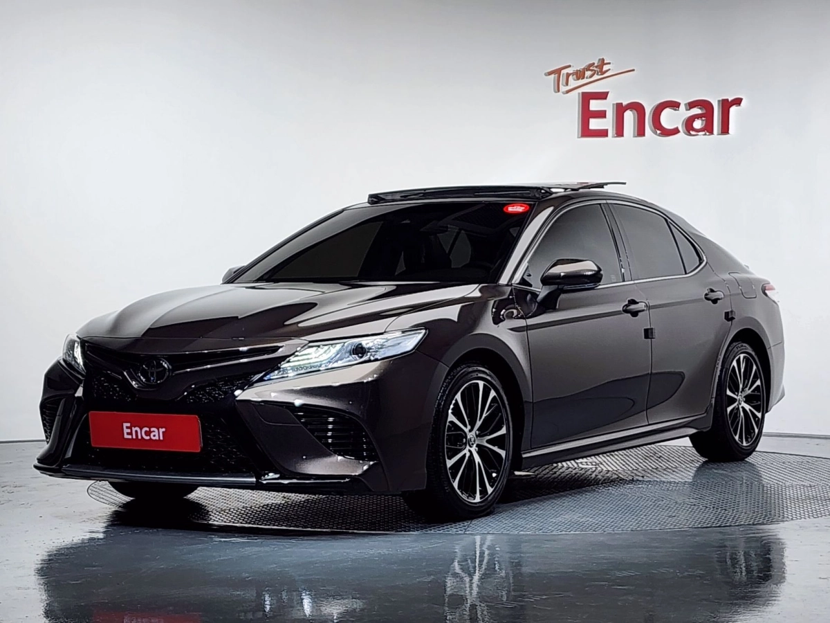 TOYOTA CAMRY XV70 2020