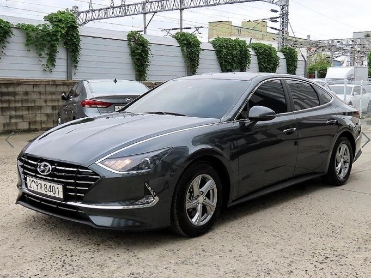 HYUNDAI SONATA DN8