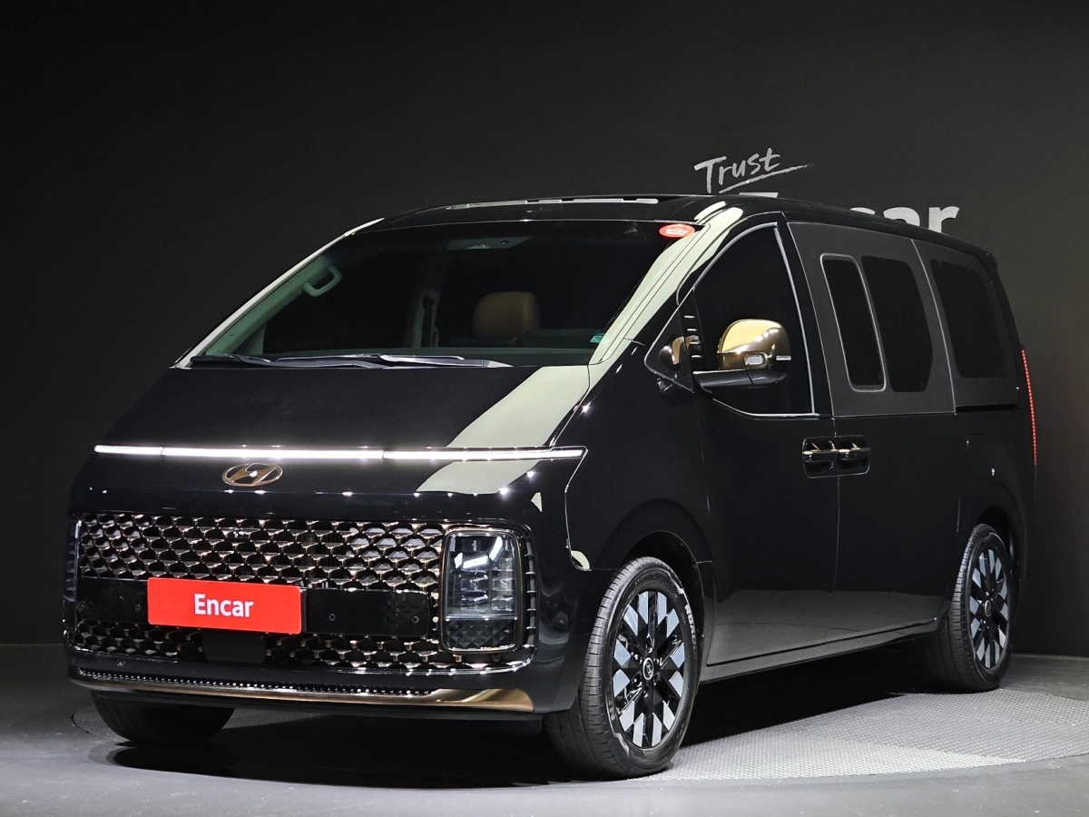 HYUNDAI STARIA 2024