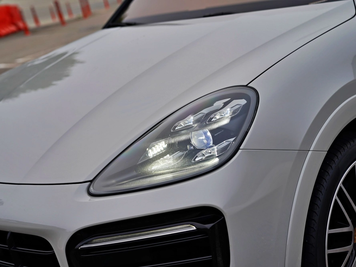 PORSCHE CAYENNE PO536