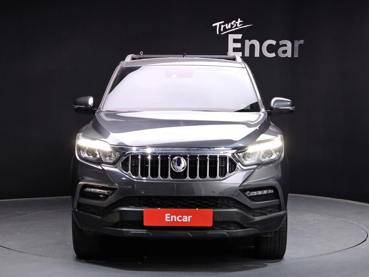 SSANGYONG REXTON SPORTS CAR