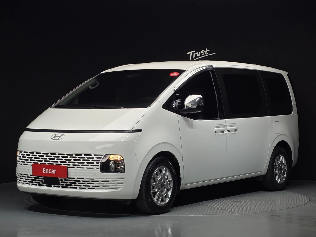 HYUNDAI STARIA 2024