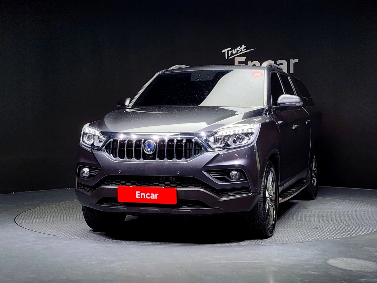 SSANGYONG REXTON SPORTS CAR